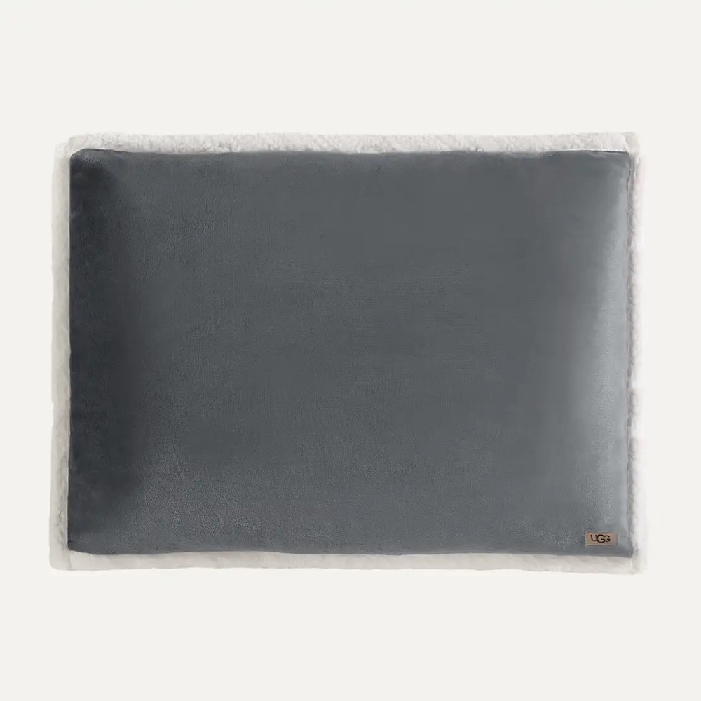 UGG Cream& Charcoal Grey Pillow Case (2) only…ask about the Comforter